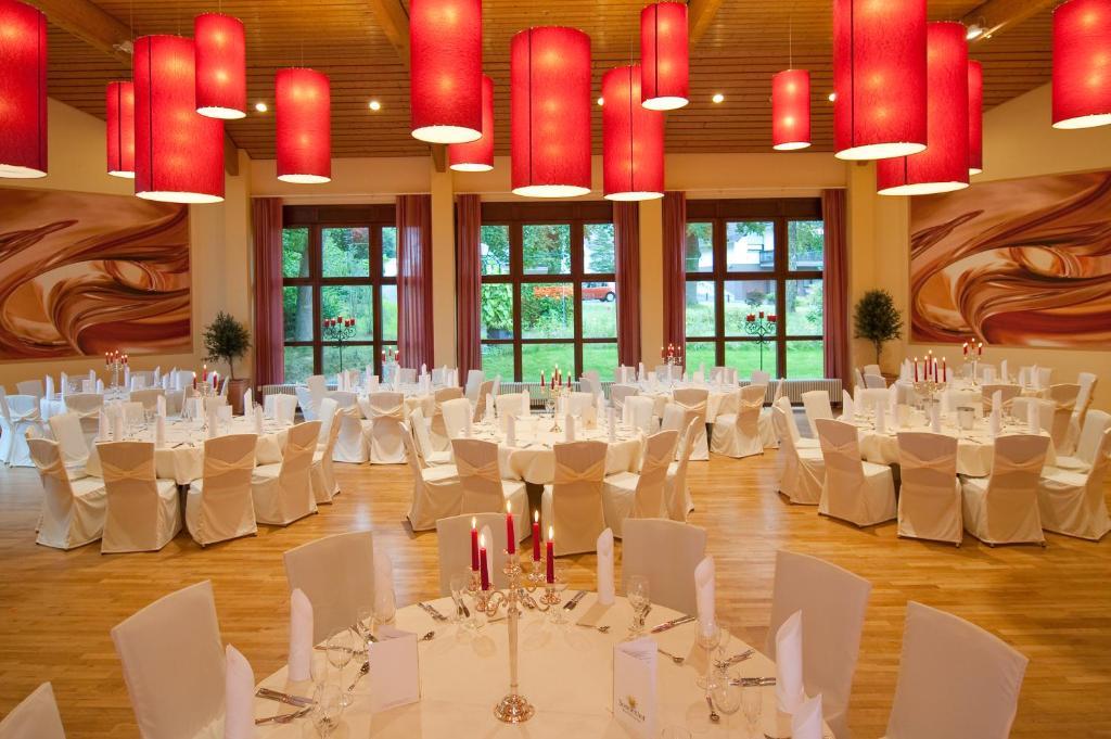 Hotel Restaurant Sonnenhof Weyerbusch Esterno foto