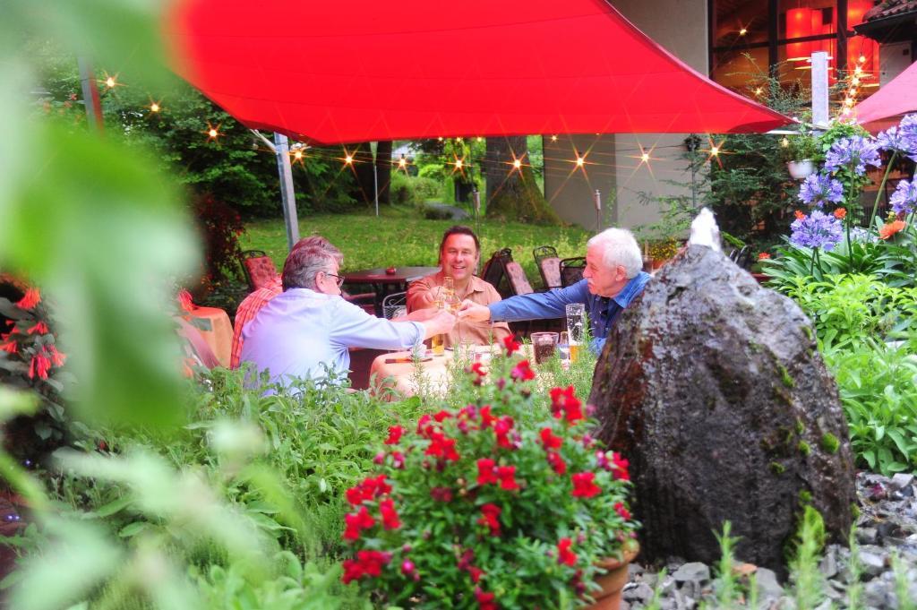 Hotel Restaurant Sonnenhof Weyerbusch Esterno foto
